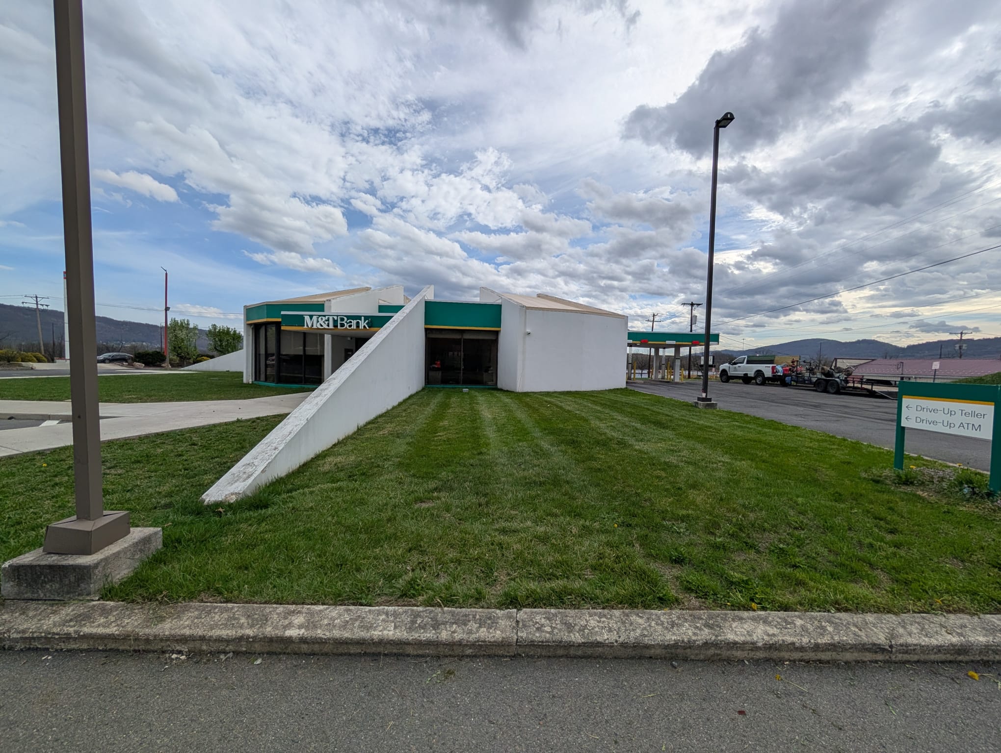 Professional commercial property landscaping